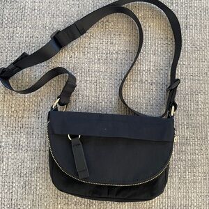 Ododos Black Crossbody Bag